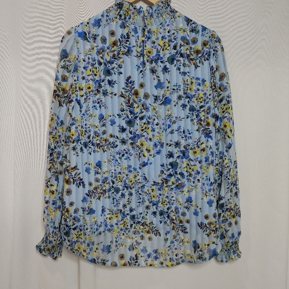 Nanette Lepore Windswept Blue Floral Long Sleeve Blouse Smocked Details Large L - Picture 2 of 9